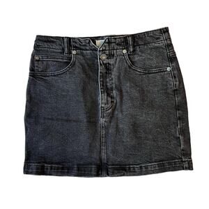 We The Free By: Free People Soft Black Denim Mini Jean Skirt Size: 27